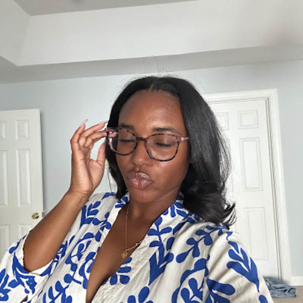 Meet your Posher, Casey